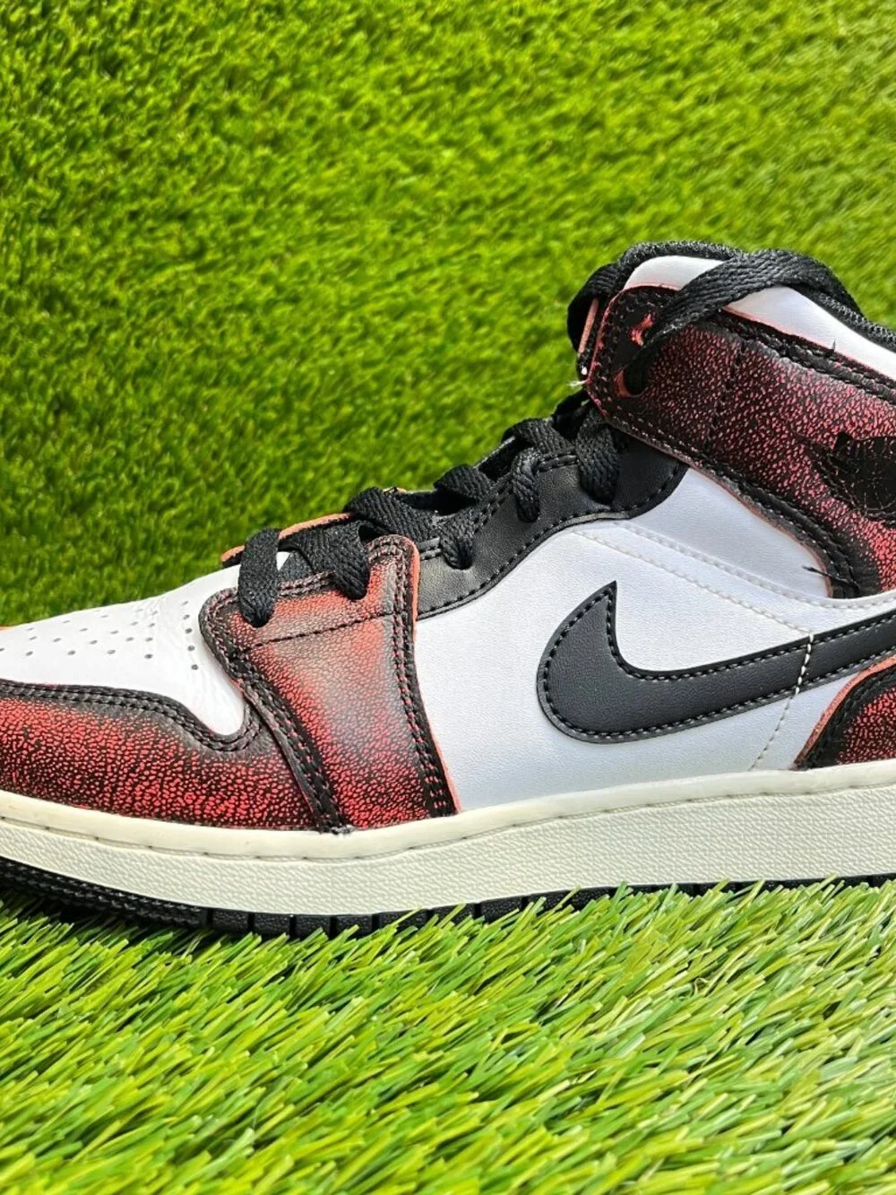 Nike Air Jordan 1 Mid Wear Away Boys Size 6.5Y Red White Athletic Shoes Sneakers